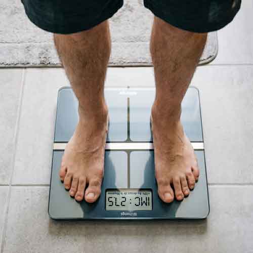 Suivi de la composition corporelle sur balance connectée